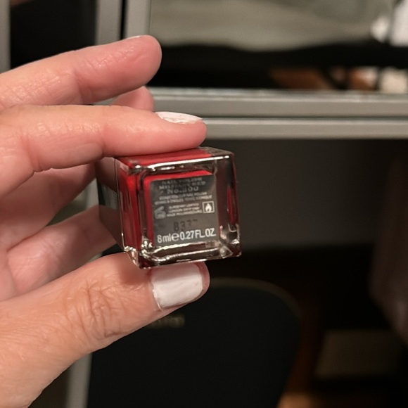 🎉2X HP🎉NWT Burberry Nail Polish - Military Red No. 300 - Picture 3 of 4